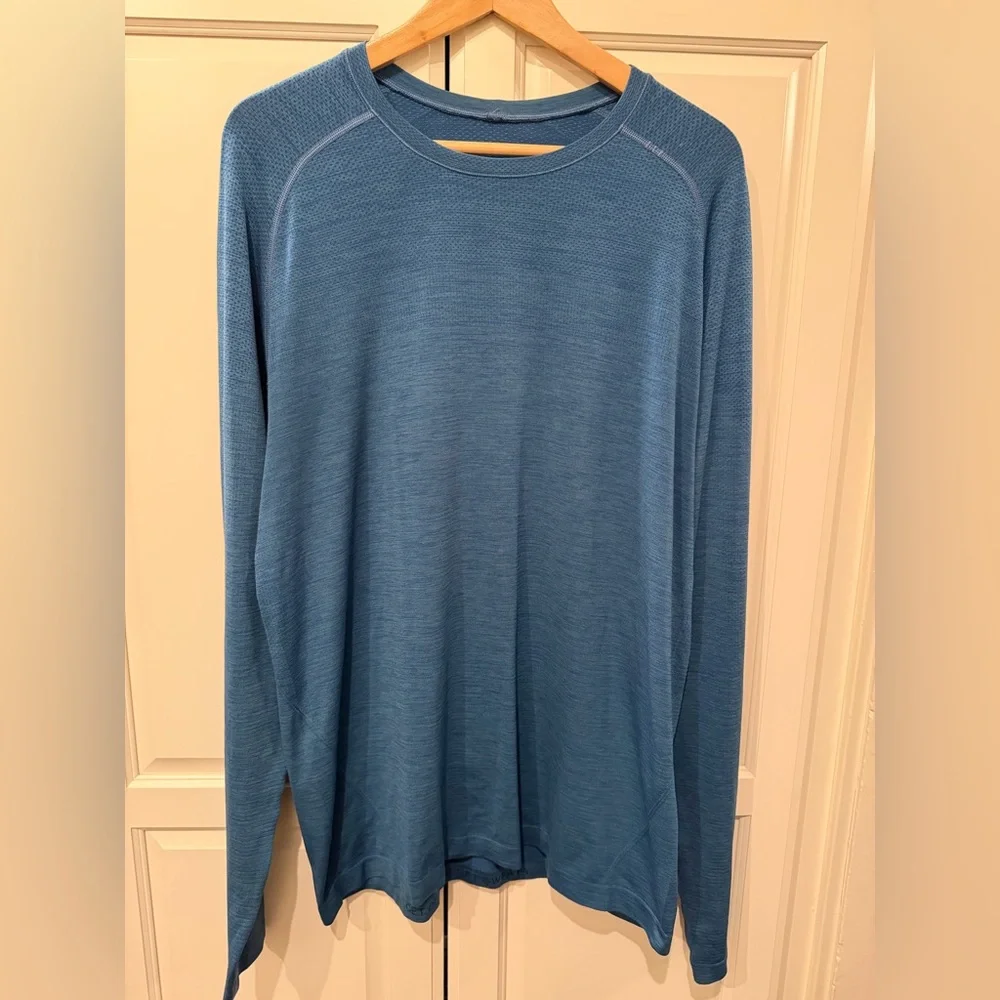 Pair of 2 lululemon men’s long sleeve tshirts - Picture 9 of 13